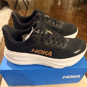EUC Hoka Bondi 9 Size 10 - Black/Rose Gold